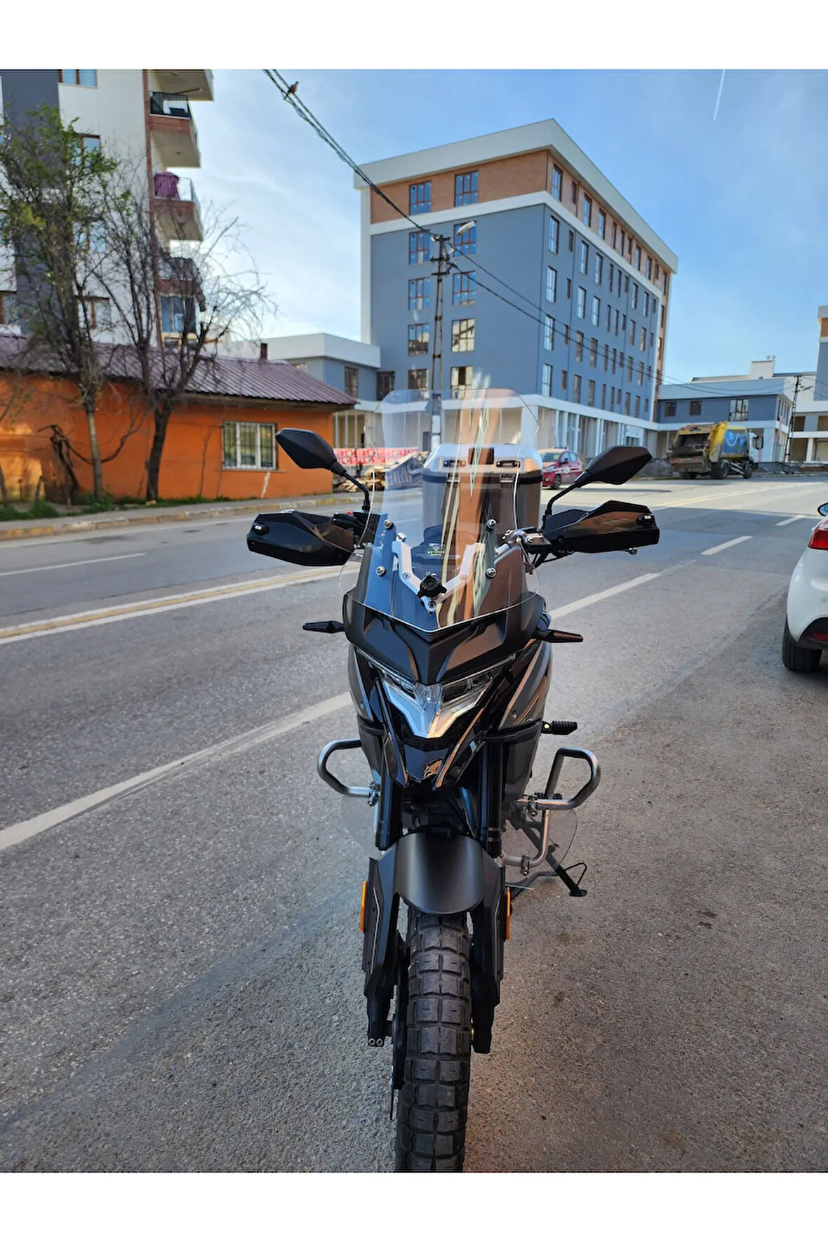 Voge DSX 650 Siperlik Ön Cam 2022 Model 55cm Şeffaf Renkli 4mm KISA SPOR CAM