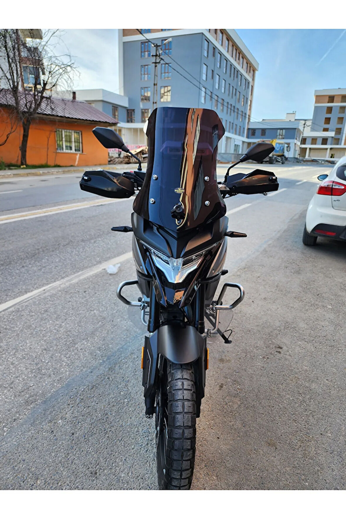 Voge DSX 650 Siperlik Ön Cam 2022 Model 55cm Siyah Renkli 4mm KISA SPOR CAM