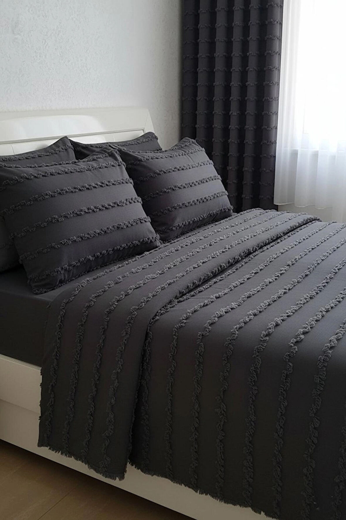 Wave Koleksiyon Koyu Gri Yatak Örtüsü Seti 260x250 cm + 4 Yastık Kılıfı