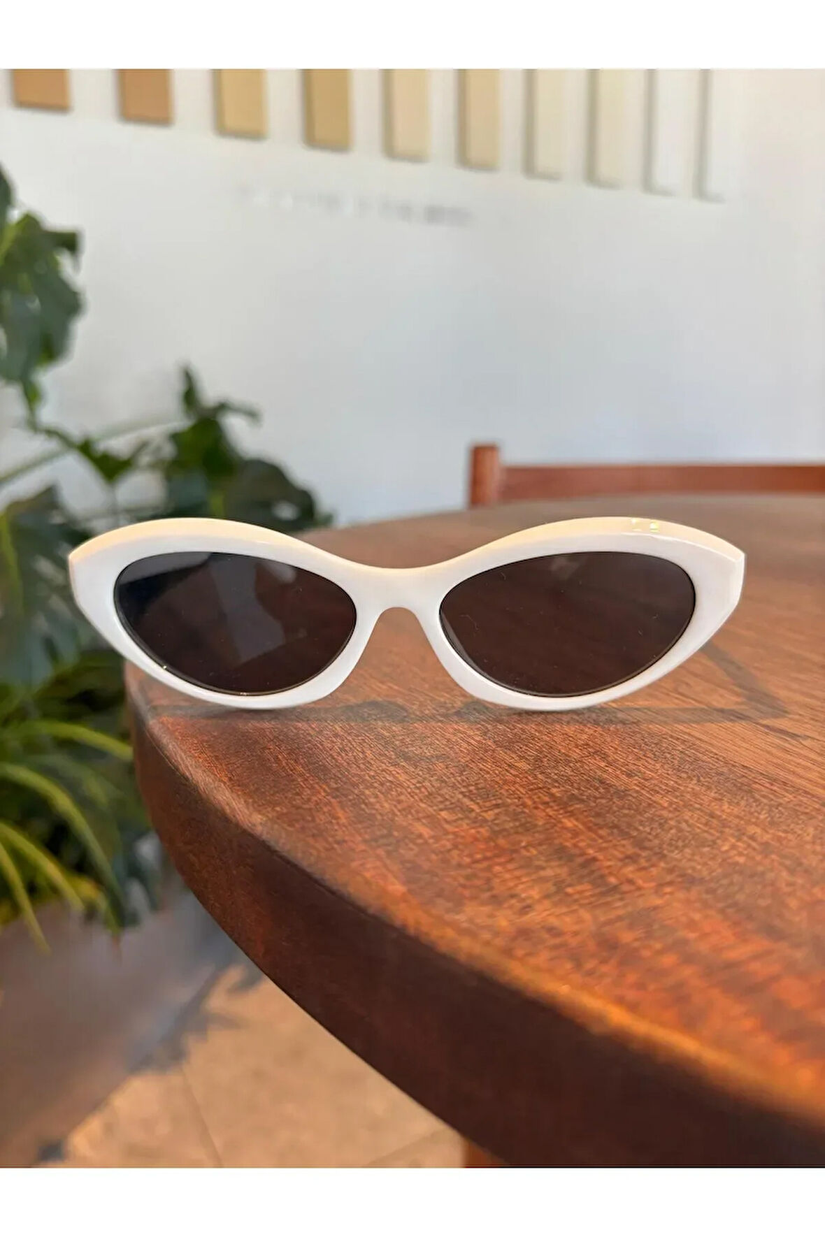 Wonderful Beyaz CAt eye Güneş Gözlüğü Beyaz çerçeve Siyah Cam Gözlük