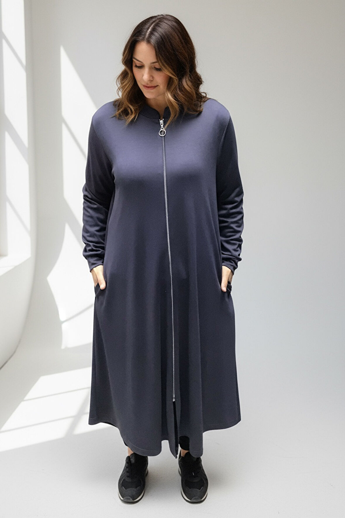 KADIN ÖNÜ FERMUARLI KOLU MANŞETLİ GİZLİ CEPLİ MEVSİMLİK KAP