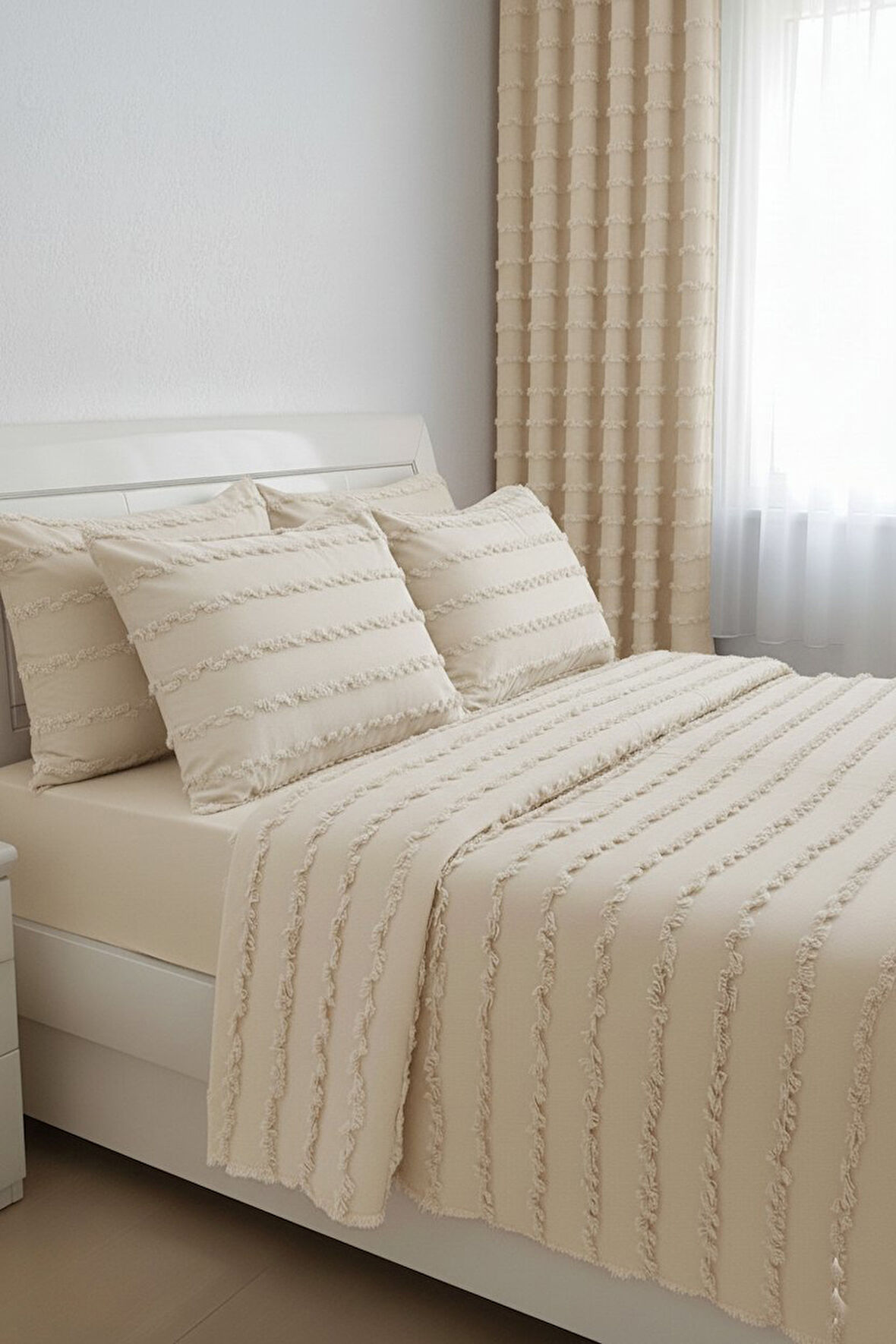 Wave Koleksiyon Krem Yatak Örtüsü Seti 260x250 cm + 4 Yastık Kılıfı