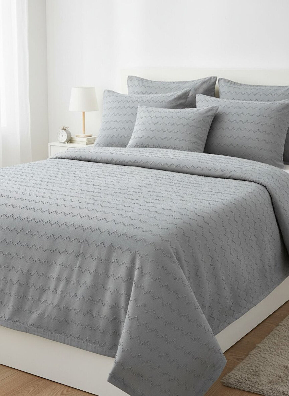 Waves Koleksiyon Gri Yatak Örtüsü Seti - 260x250 cm + 4 Yastık Kılıfı