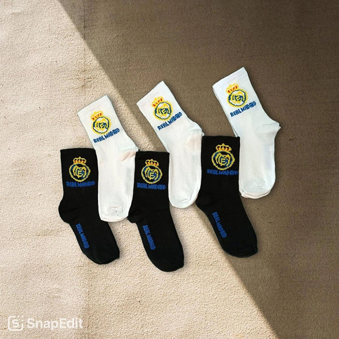 Spor Çorap Futbol Taraftar Baskılı 6 Çift ve 6 adet Bileklik Hediyeli Real Madrid Siyah Beyaz