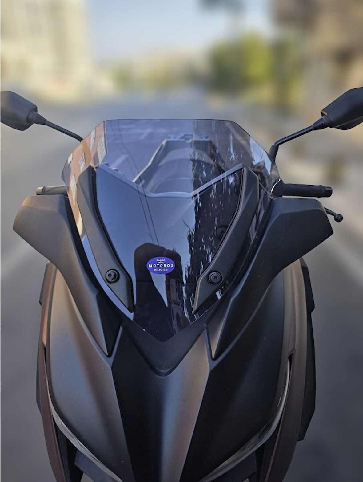 MOTOCAM Yamaha Xmax 250 Siperlik Ön Cam 2018-2022 Model 36cm Füme Renkli 4mm ORİJİNAL BOYLU