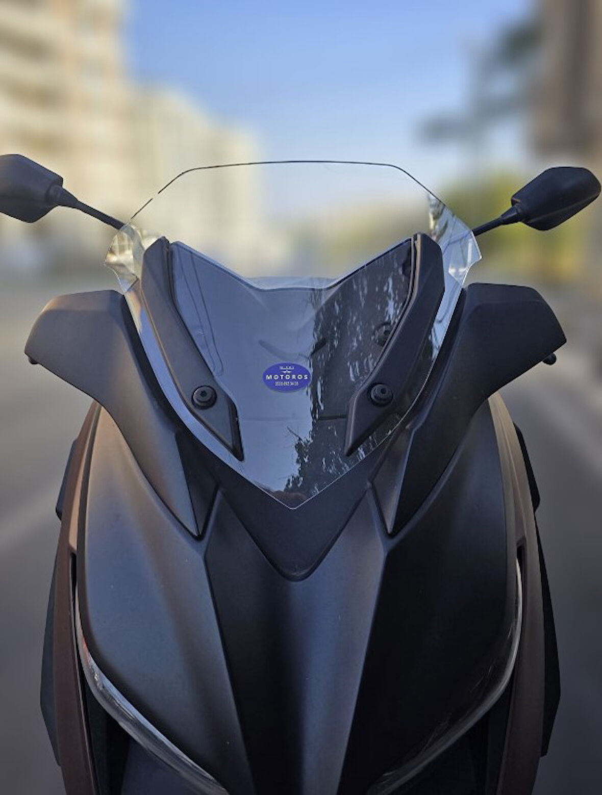 MOTOCAM Yamaha Xmax 250 Siperlik Ön Cam 2018-2022 Model 36cm Şeffaf Renkli 4mm ORİJİNAL BOYLU