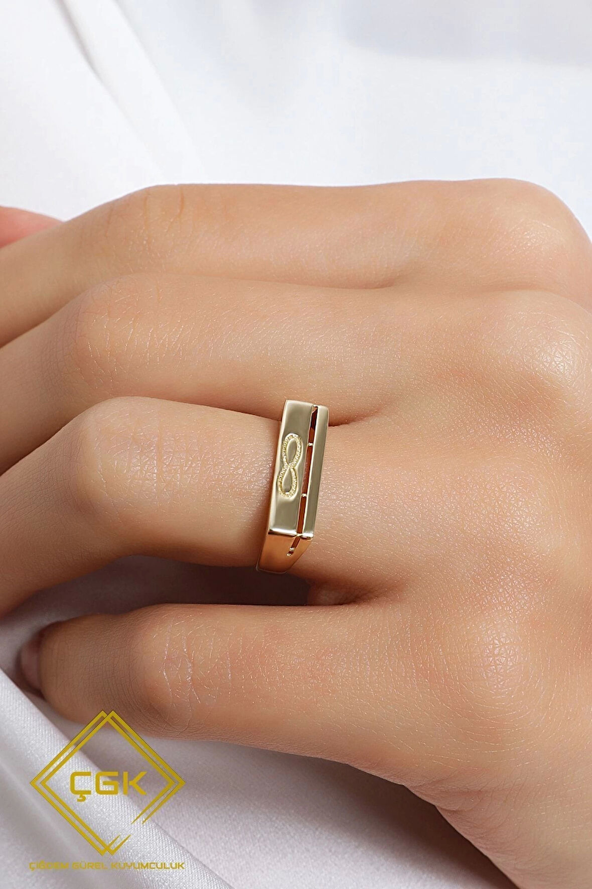 Sonsuzluk Desenli Altın Yüzük