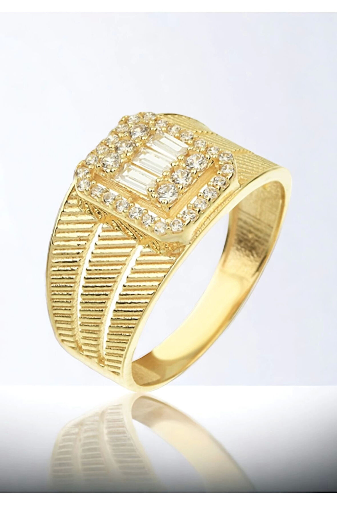 Sıralı Baget Taşlı Hasır Altın Yüzük