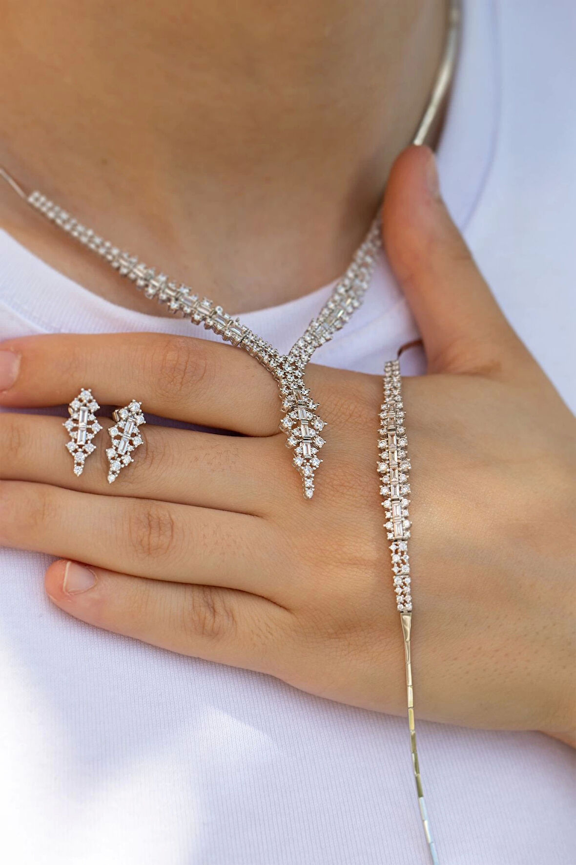 Beyaz Taşlı Set Takım