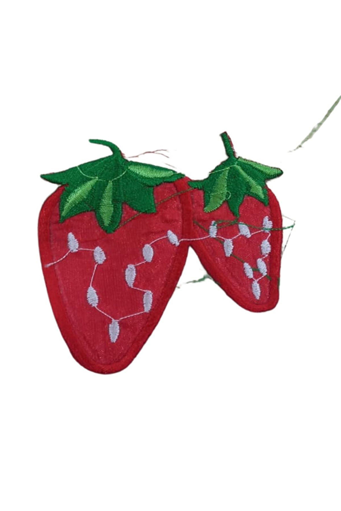 Aplike Ütü İle Yapışan 2'Li Çilek Desen