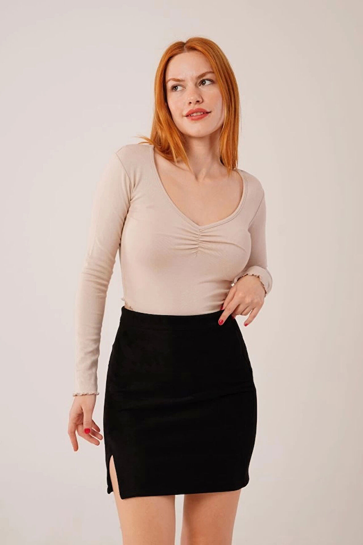 Geniş Yaka Krem Basic Body Bluz
