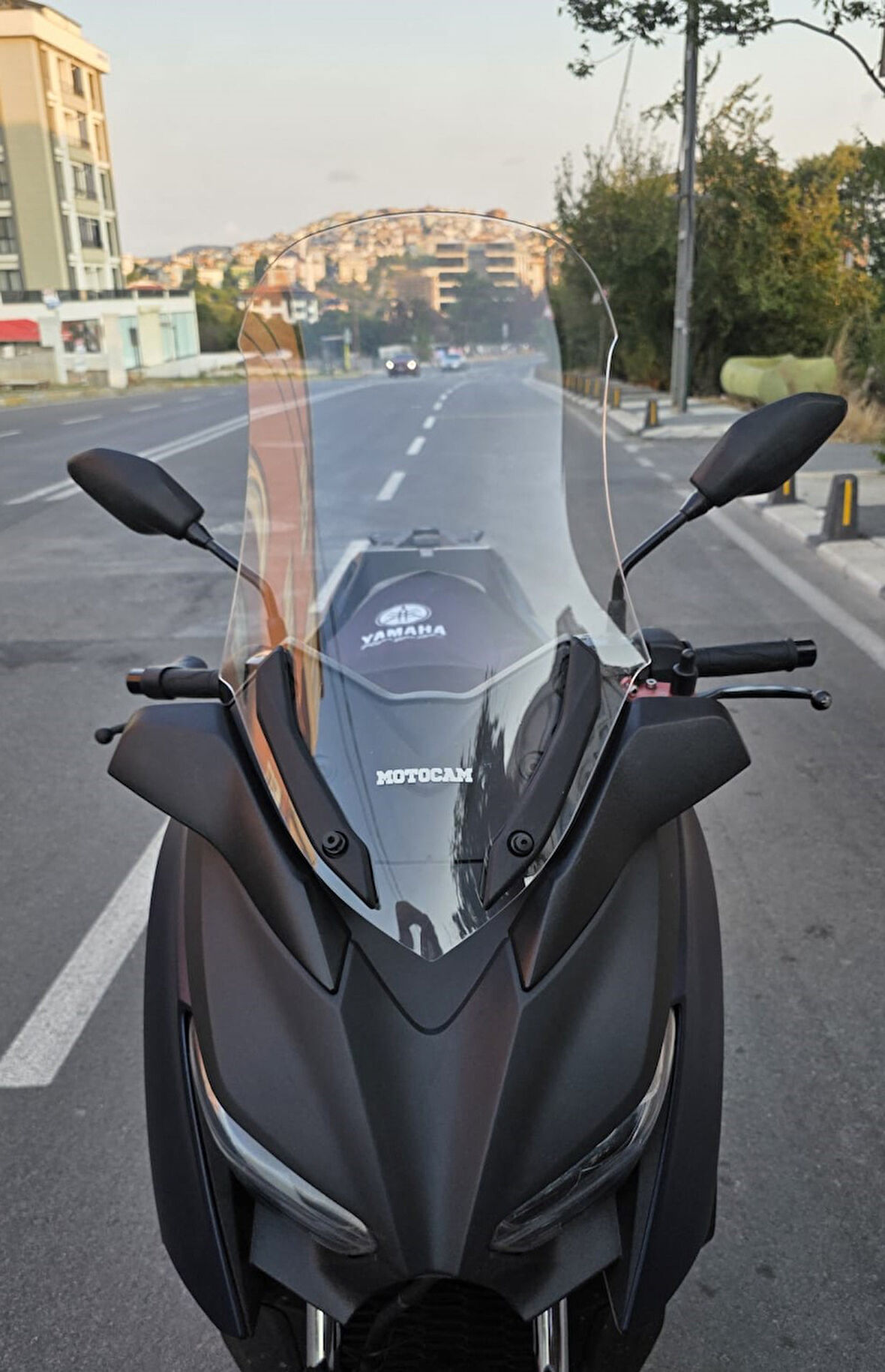 MOTOCAM Yamaha Xmax 250 Siperlik Ön Cam 2018-2022 Model 65cm Şeffaf Renkli 4mm  UZUN CAM