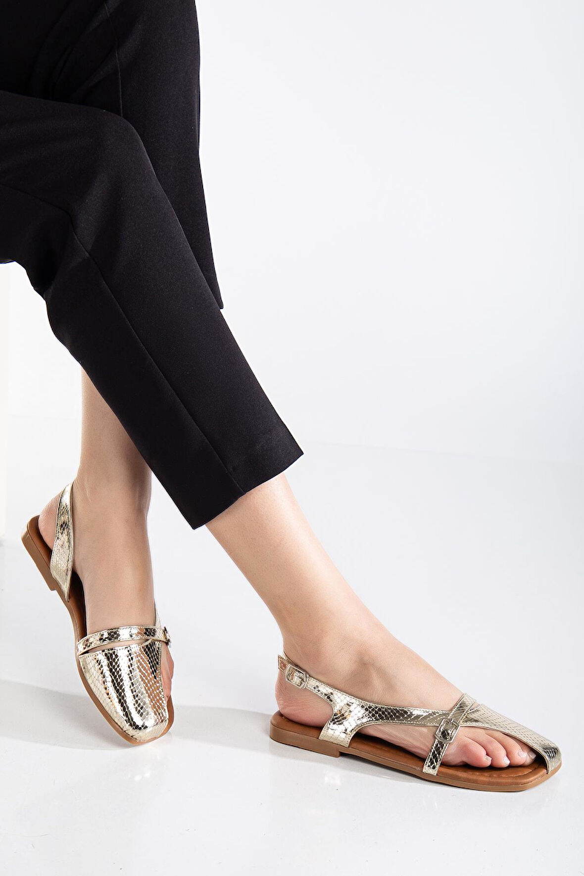 Suins Zarina Model Kadın Sandalet