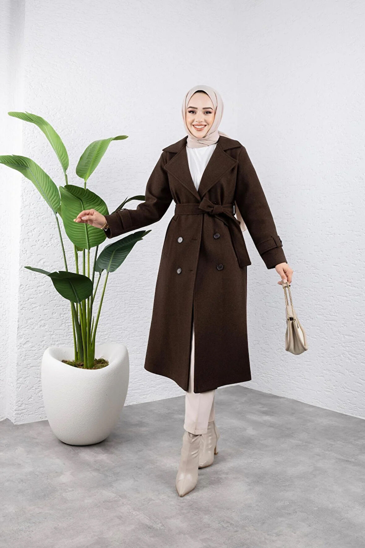 Kadın Kuşaklı Kaşe Kaban