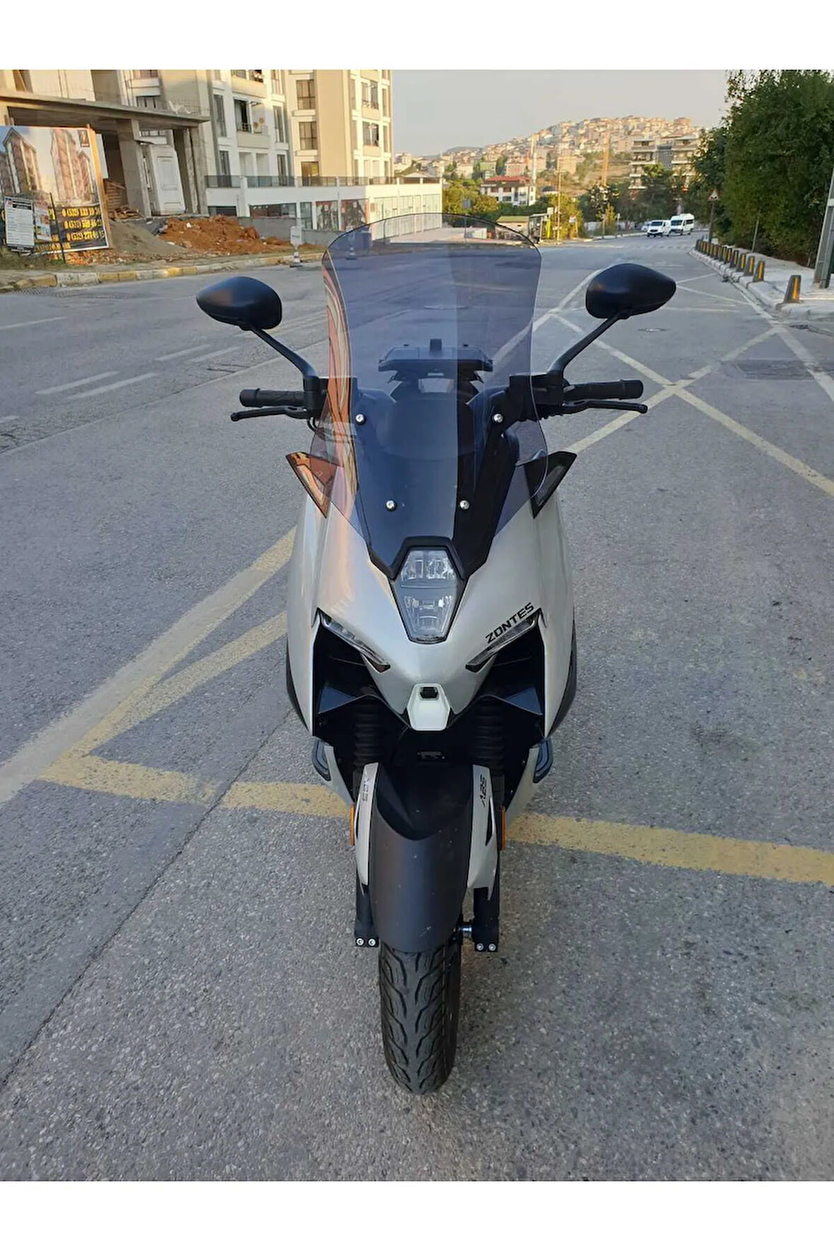 Zontes ZT 125 Siperlik Ön Cam 2024 Model 55cm Açıkfüme Renkli 4mm KISA SPOR CAM