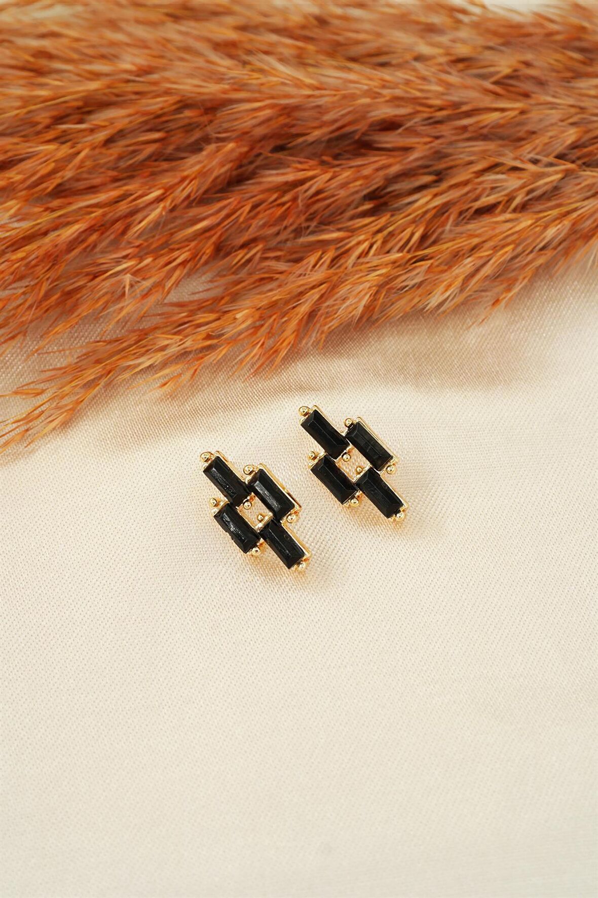 Kadın Özel Tasarım Baget Zirkon Taşlı Küpe