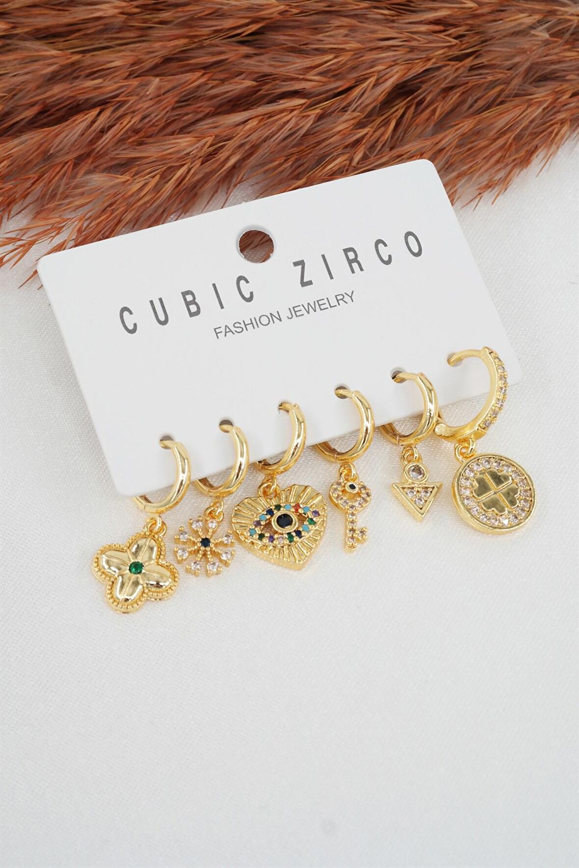 Kadın Yonca Figürlü Zirkon Taşlı 6'lı Set Küpe