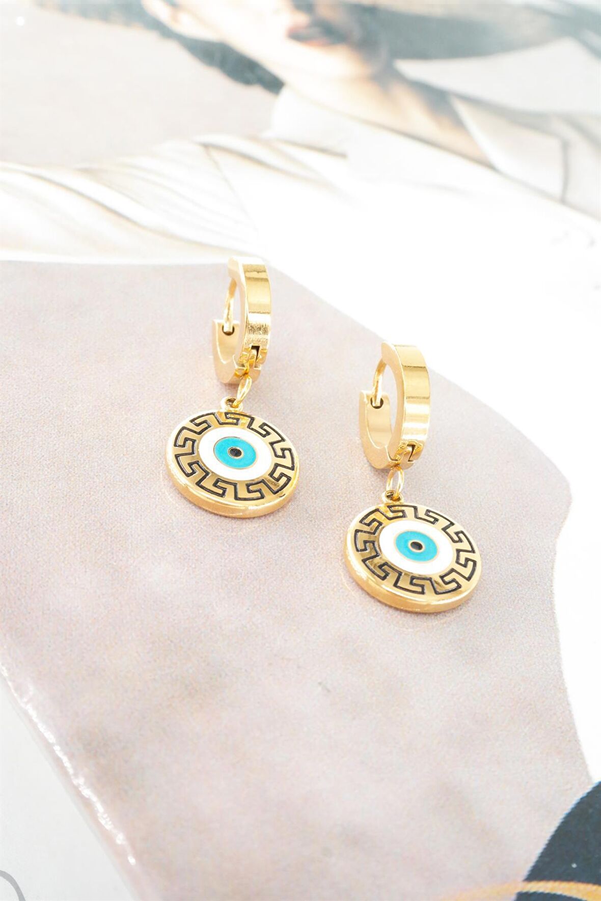  Kadın 316L Çelik Kararmaz Mineli Nazar Figürlü Küpe Seti