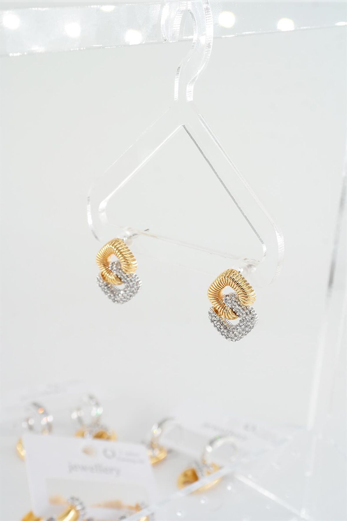 Kadın Vip Seri Zirkon Taşlı Çift Renk'li  Zincir Model  Küpe