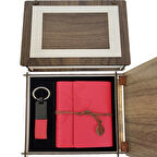 Özel Ahşap Kutulu Kırmızı Deri Defter ve Anahtarlık Seti 