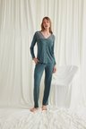 YakasıOmzu ve Paçası Dantelli Boydan Düğmeli Pijama Takımı