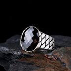 SİYAH RENK ZİRKON TAŞLI PETEK MODEL 925 AYAR GÜMÜŞ ERKEK YÜZÜK