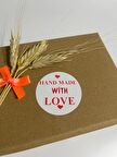 HandeMade With Love üst ve alt kalpli Kırmızı Yazı Yuvarlak Yapışkanlı Etiket 5x5 cm 100 adet