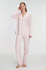 Kadın Pembe Uzun Kollu Kalp Desenli Yaka Detaylı Önden Düğmeli Pijama Takımı