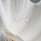 925 Ayar Gümüş Yonca  ve  İsim Detaylı Kolye Özel Tasarım