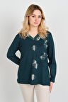 Detay Triko Kadın V Yaka ve Yakası Simli Taş İşlemeli Desenli Uzun Kol Anne Bluz 5746 Zümrüt