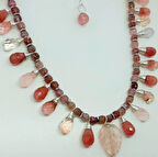 1976 Gül ve çilek Kuvars el yapımı kolye