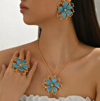 Kadın Mavi Çiçek Figürlü Takı Seti – Gold Renk Kolye, Küpe ve Yüzük 3’lü Kombin