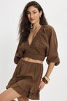 Kadın Oversize Geniş Kesim %100 Pamuk Kruvaze Yaka Crop Fırfırlı Kahverengi Şort Etek Takım
