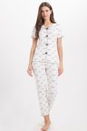 Kadın Standart Fit Normal Kesim Fitilli Görünüm Fiyonk Detaylı Kısa Kol Baskılı Beyaz Pijama Takımı