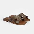 Kadın Kahve Rugan Terlik