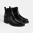 Kadın Siyah Metal Toka Detaylı Fermuarlı Deri Bot