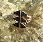 Üçgen Model Mikro Siyah Zirkon Taşlı Rose Kaplama Gümüş Kadın Yüzük