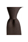 Kahverengi desenli 7,5 cm genişliğinde ipek kravat