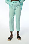 KADIN RAHAT KALIP BELİ LASTİKLİ KABARTMA DESENLİ MİNT RENK PANTOLON