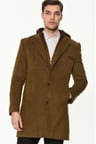 Dewberry Erkek Palto Camel PLT8371 | Günlük Dış Giyim ve Şehir Stili, Kazak ve Gömlek Üzerine Katmanlı Kullanım, Jean ve Kumaş Pantolon Kombinleri, Ofis, Hafta Sonu ve Akşam Buluşmaları, Seyahat ve Mevsim Geçişi Gardırobu, Günlük Stil, Şehir Giyimi