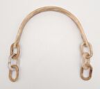 Akrilik Bej Renk Mermer Desen Zincirli Çanta Tutma Sapı