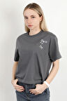 Kadın Bisiklet Yaka Omzu Fiyonk Nakışlı Pamuklu T-Shirt Antrasit - 925022