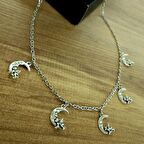 5'li Ayda Uyuyan Melek Motifli Kolye 