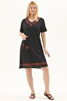 Şile Bezi Siyah Kısa Kol Kruvaze Yaka Nakışlı Yazlık Midi Elbise