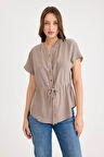 Hakim Yaka Beli Büzgülü Düğmeli Modal Bluz