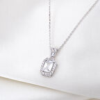 14 Ayar Beyaz Altın Baget Taşlı Kolye