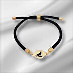 Gurur Veren 14 Ayar Altın Plakalı ve Siyah Örgülü Yuvarlak Figürlü Bozkurt Bilekliği