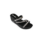 YAZKIŞ Kadın Siyah Üzeri Çapraz Taşlı 6cm Dolgu Topuk Sandalet