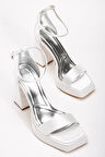 Matilda Beyaz Saten Platformlu Açık Burunlu Kalın Topuklu Ayakkabı
