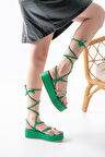861-1010 Çimen Yeşili Gümüş Taşlı Bilekten Bağlamalı Kadın Sandalet